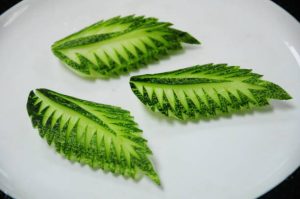 Cara Menggunakan Garnish Alami Untuk Mempercantik Hidangan Sentuhan Seni Di Atas Meja